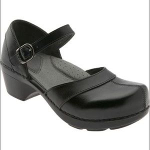 Dansko Sam Closed Toe Sandal size 10